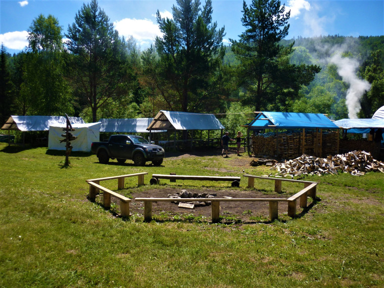 Путёвки в летние лагеря для подростков из Красноярска.