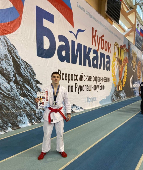 Победа на Всероссийских соревнованиях по рукопашному бою в Иркутске.