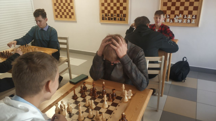 Турнир по шахматам среди 9-х классов..