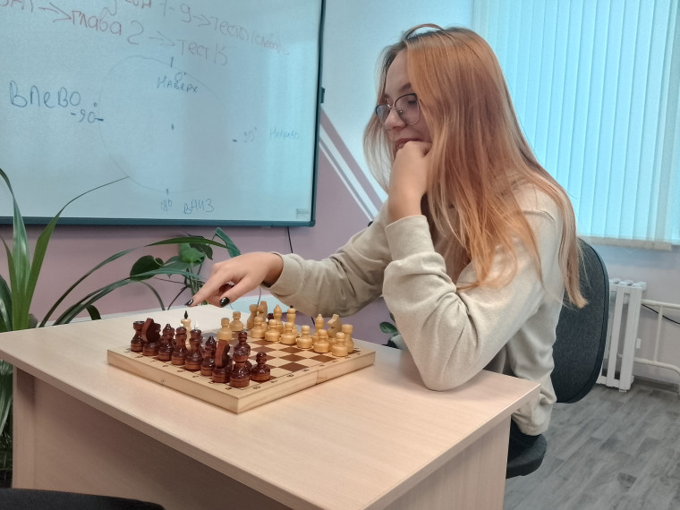 Турнир по шахматам среди обучающихся  10-11 классов.